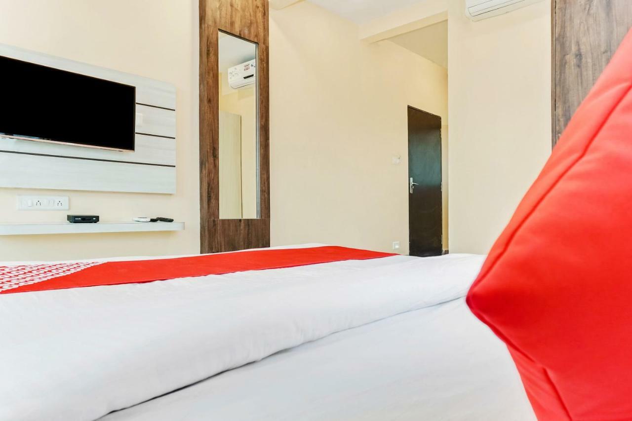 Oyo 29634 Hotel Navalai Pride Ratnāgiri Eksteriør billede